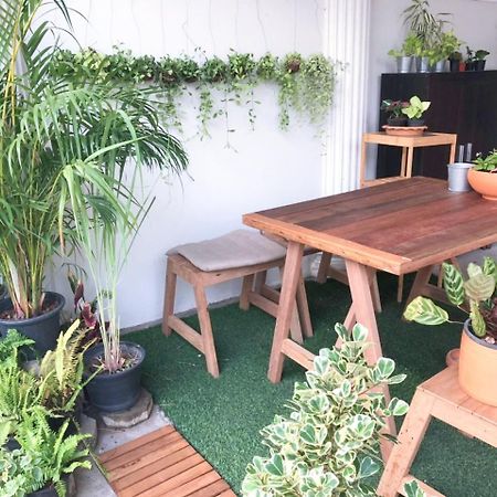 Lost And Found Bed And Breakfast Bangkok Exteriör bild
