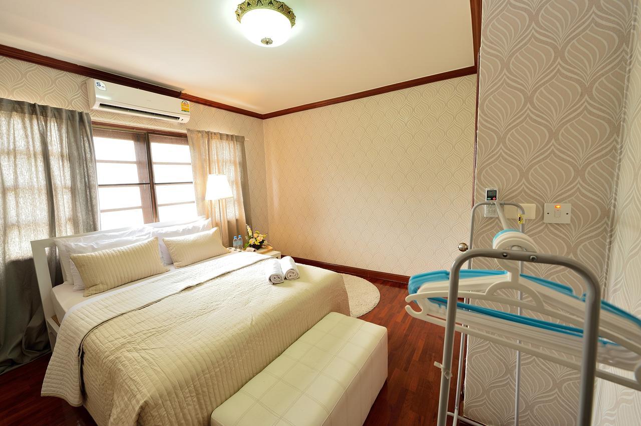 Lost And Found Bed And Breakfast Bangkok Exteriör bild