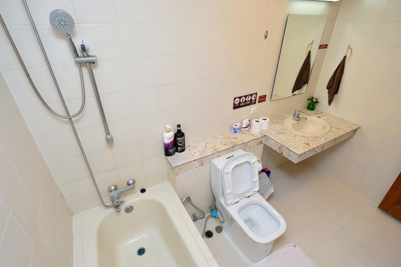Lost And Found Bed And Breakfast Bangkok Exteriör bild