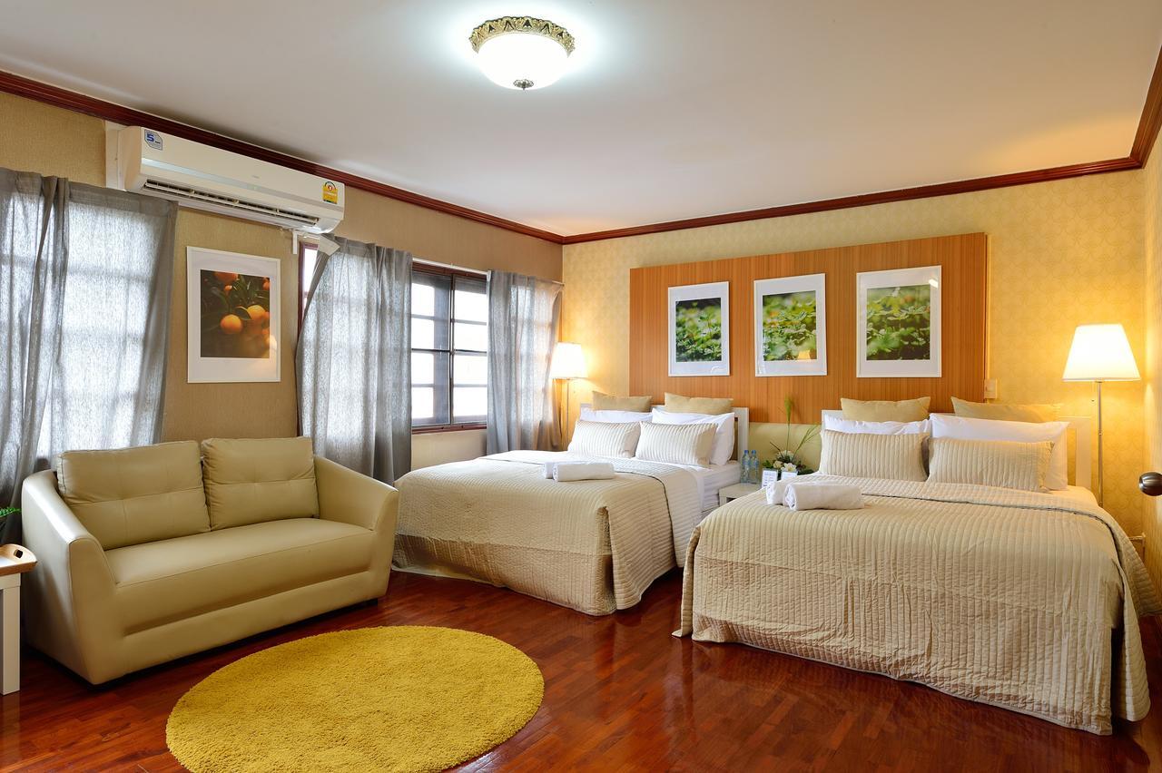 Lost And Found Bed And Breakfast Bangkok Exteriör bild