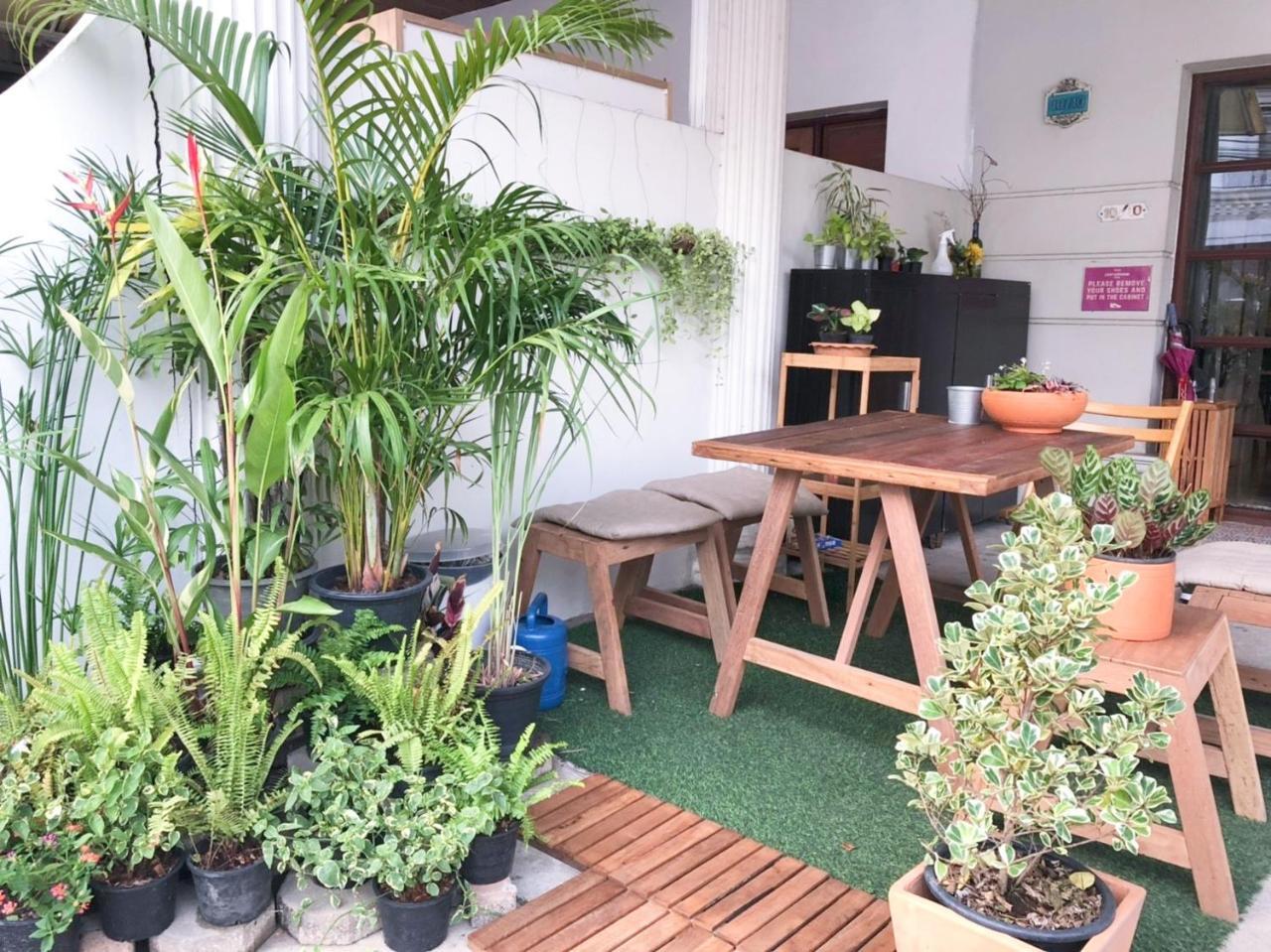 Lost And Found Bed And Breakfast Bangkok Exteriör bild