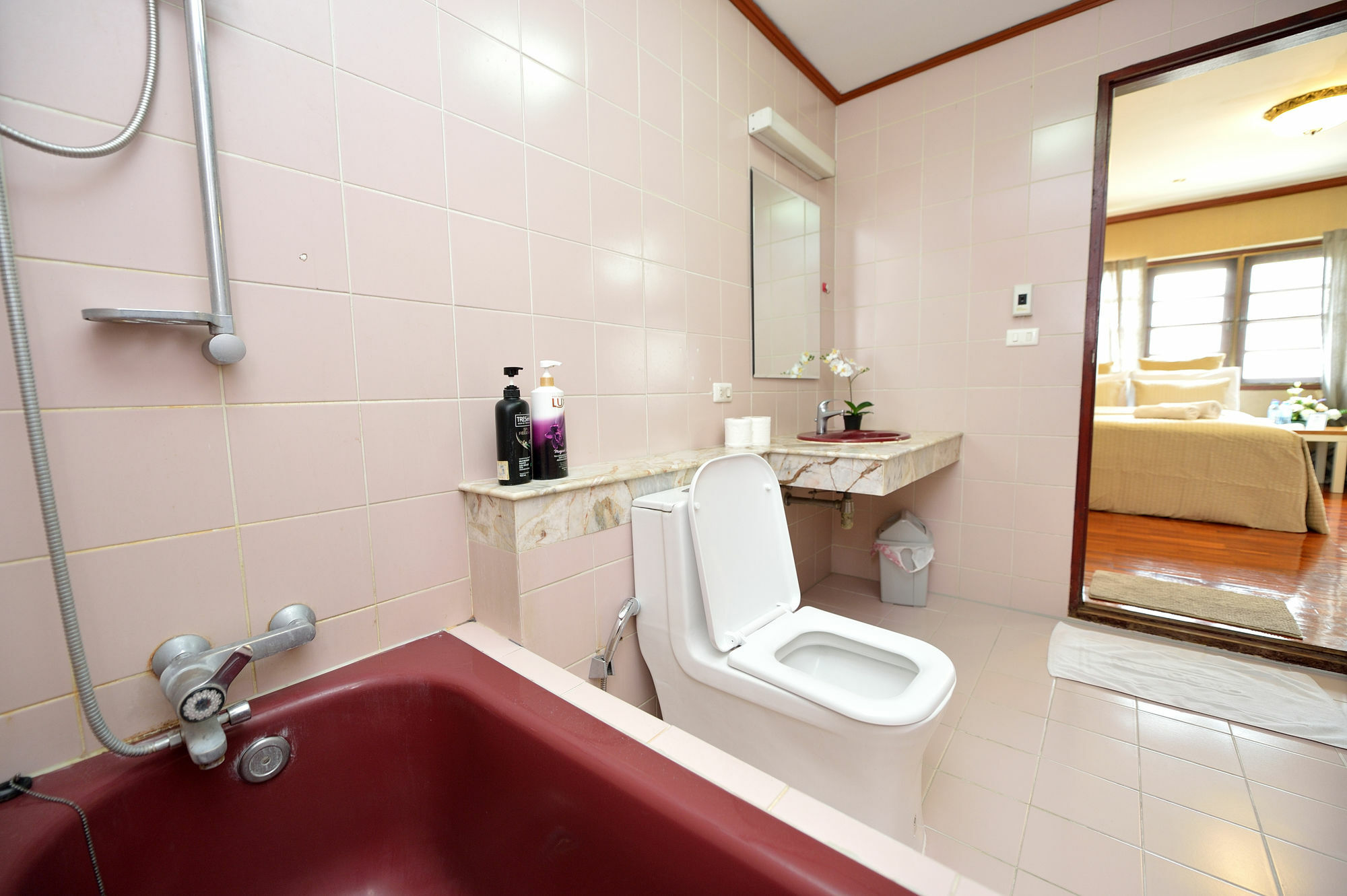 Lost And Found Bed And Breakfast Bangkok Exteriör bild