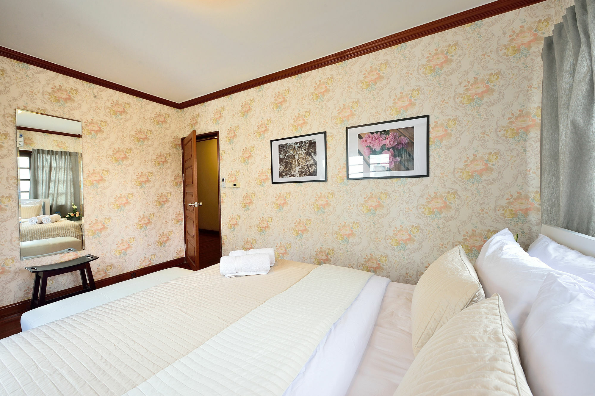 Lost And Found Bed And Breakfast Bangkok Exteriör bild
