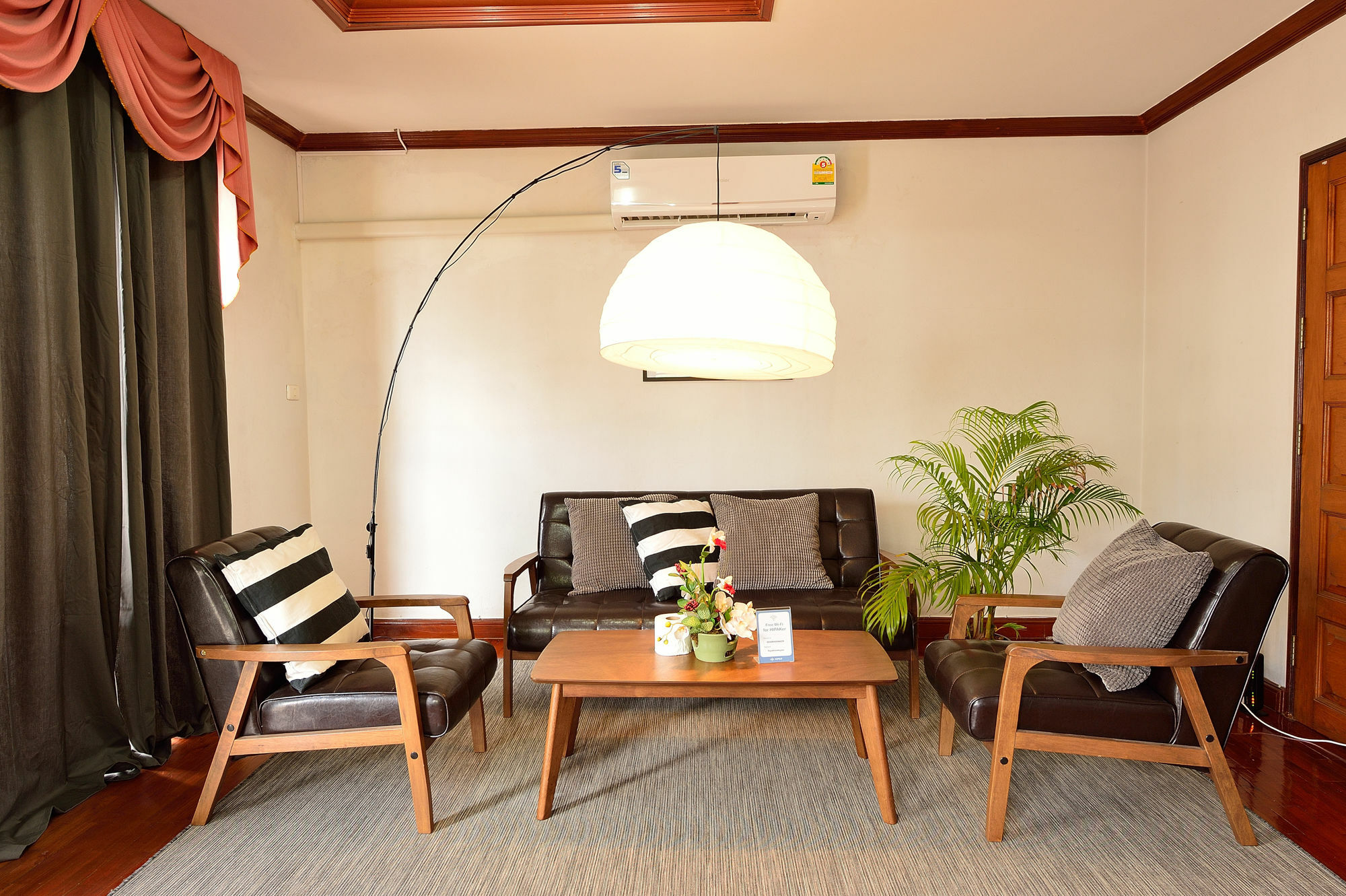 Lost And Found Bed And Breakfast Bangkok Exteriör bild